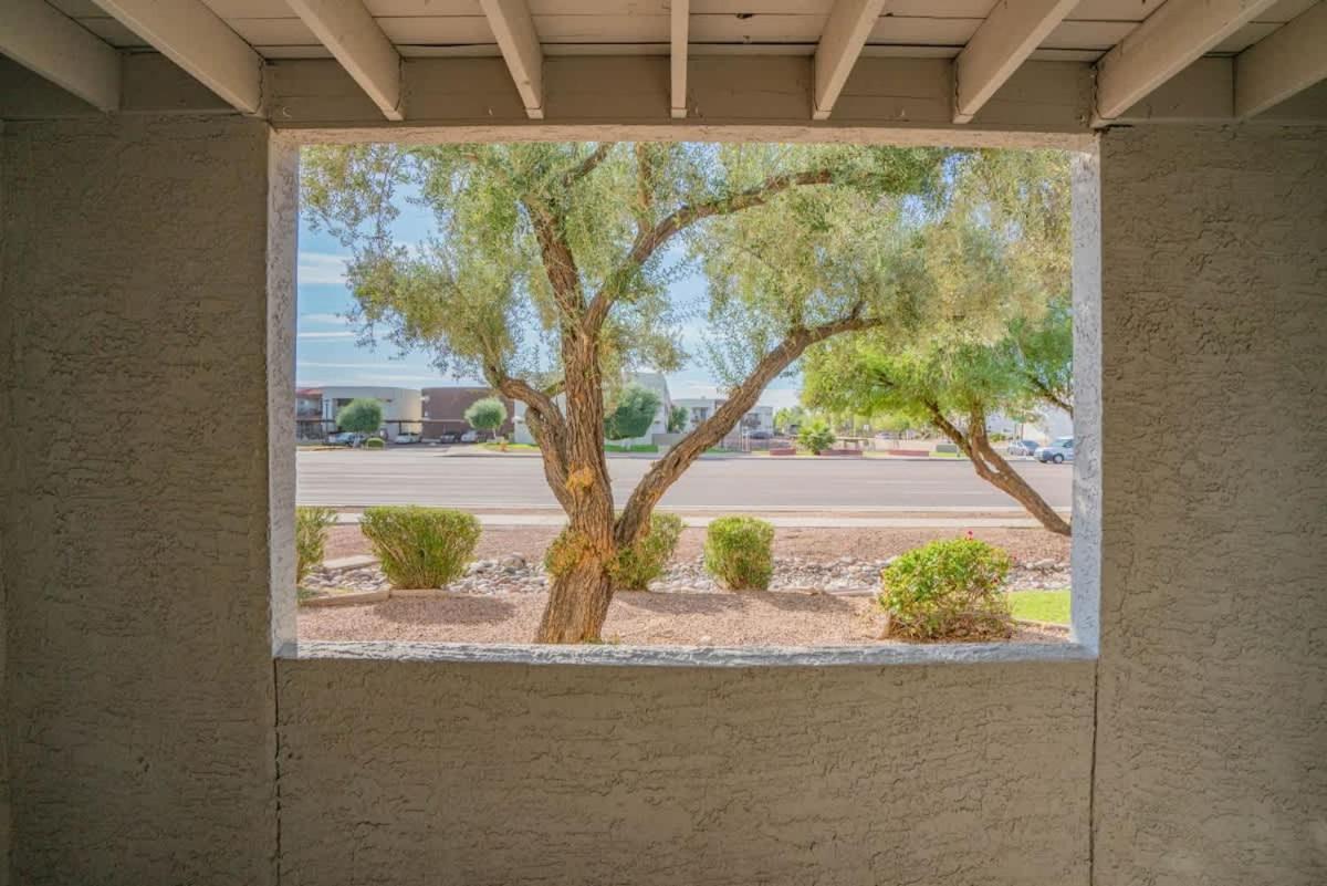 Stylish 2bd - Parking, Gym, Pool - Sleep 8 - 5 Min Casino *