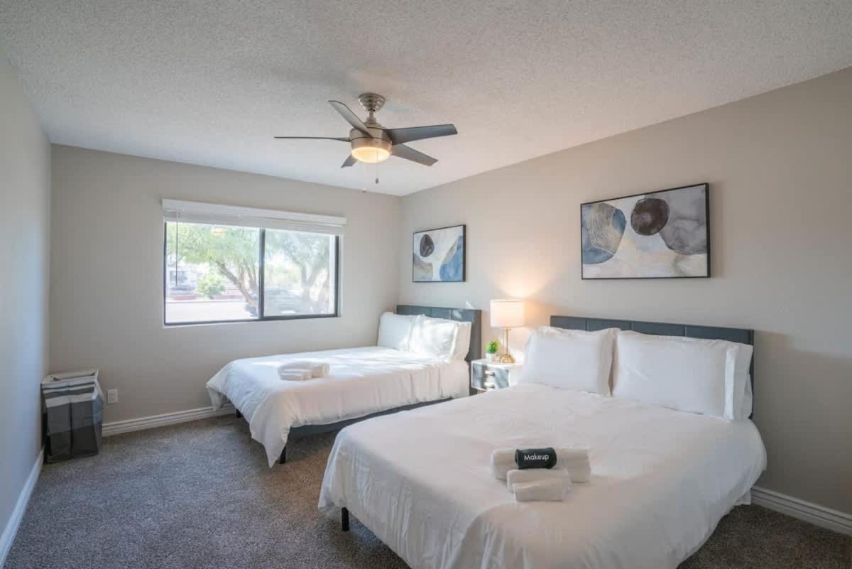 Stylish 2bd - Parking, Gym, Pool - Sleep 8 - 5 Min Casino Apartment